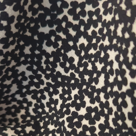 Ann Taylor Monochrome Patterned Top - Picture 3 of 6